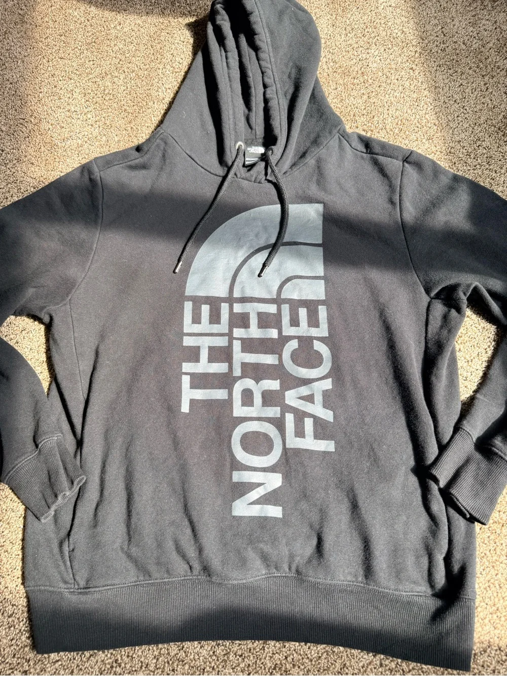 The NORTH FACE Trivert Pullover Hoodie Men’s in charcoal grey